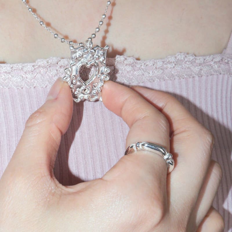 LOASI ribbon tie ring