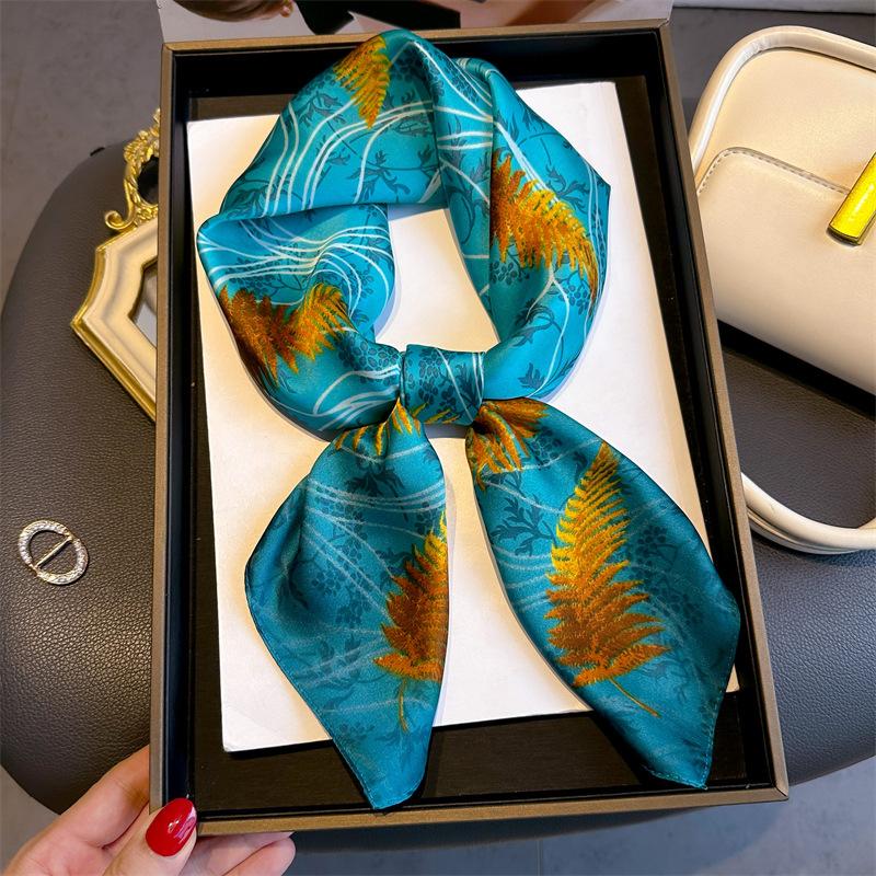 

Новый для женщин Дизайн с принтом листьев Роскошный шелковый платок 70X70см Квадратный платок Фуляр Мягкая повязка на голову Шейный платок Бандана Хиджаб 70X70cm