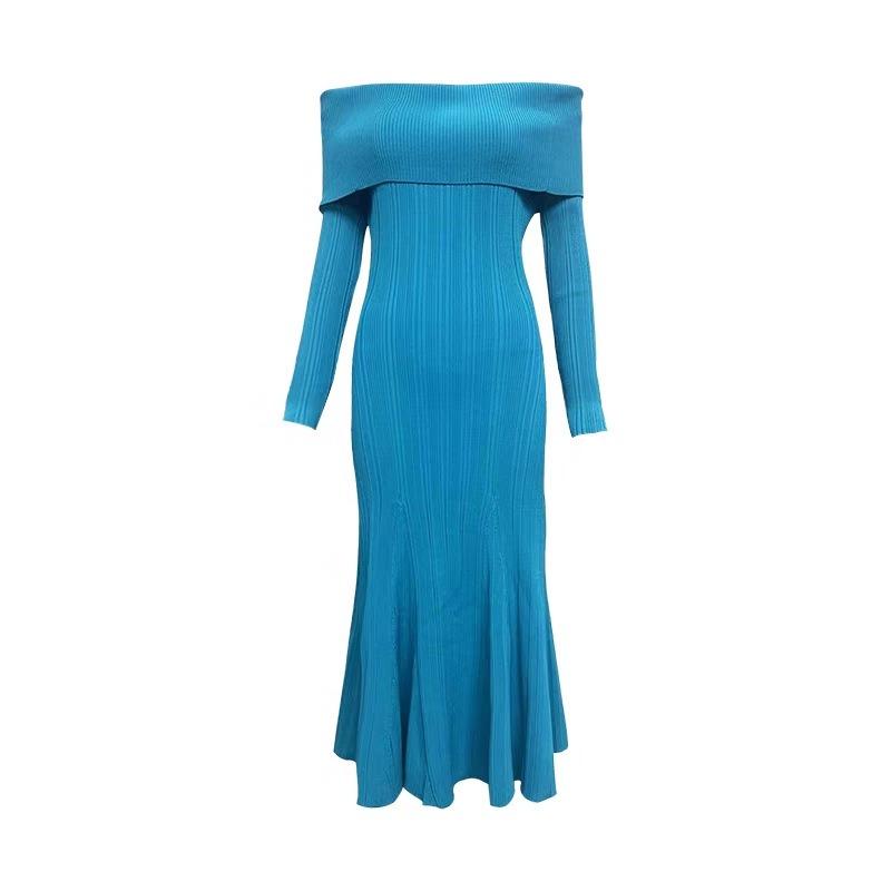 Autumn and Winter New Temperament One-word Shoulder Unique Super Good-looking High-end Sense Thin Fashion Knitted Dress