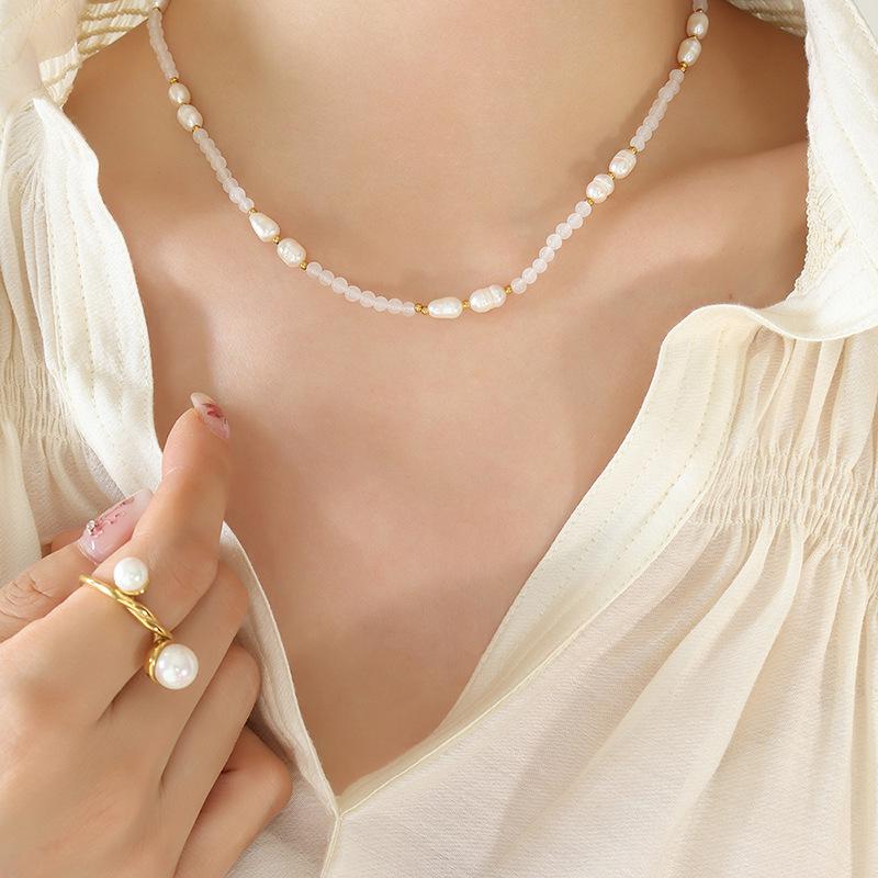 Winter Retro French Pearl & Stone Pendant Necklace in Gold-Plated Titanium Steel