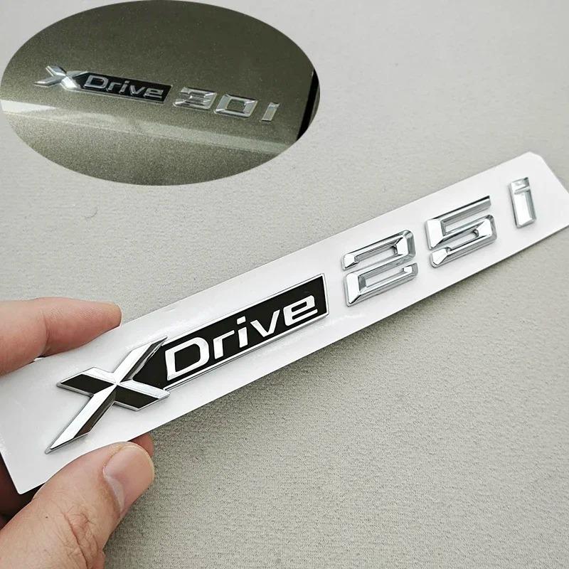 BMW X1 X2 X3 X5 X6 F15 F16 F25 F30 Logo Cromato Emblema XDrive Distintivo Baule Auto 18i 20i 23i 25i 30i 35i 40i 45i 48i Accessorio ut2