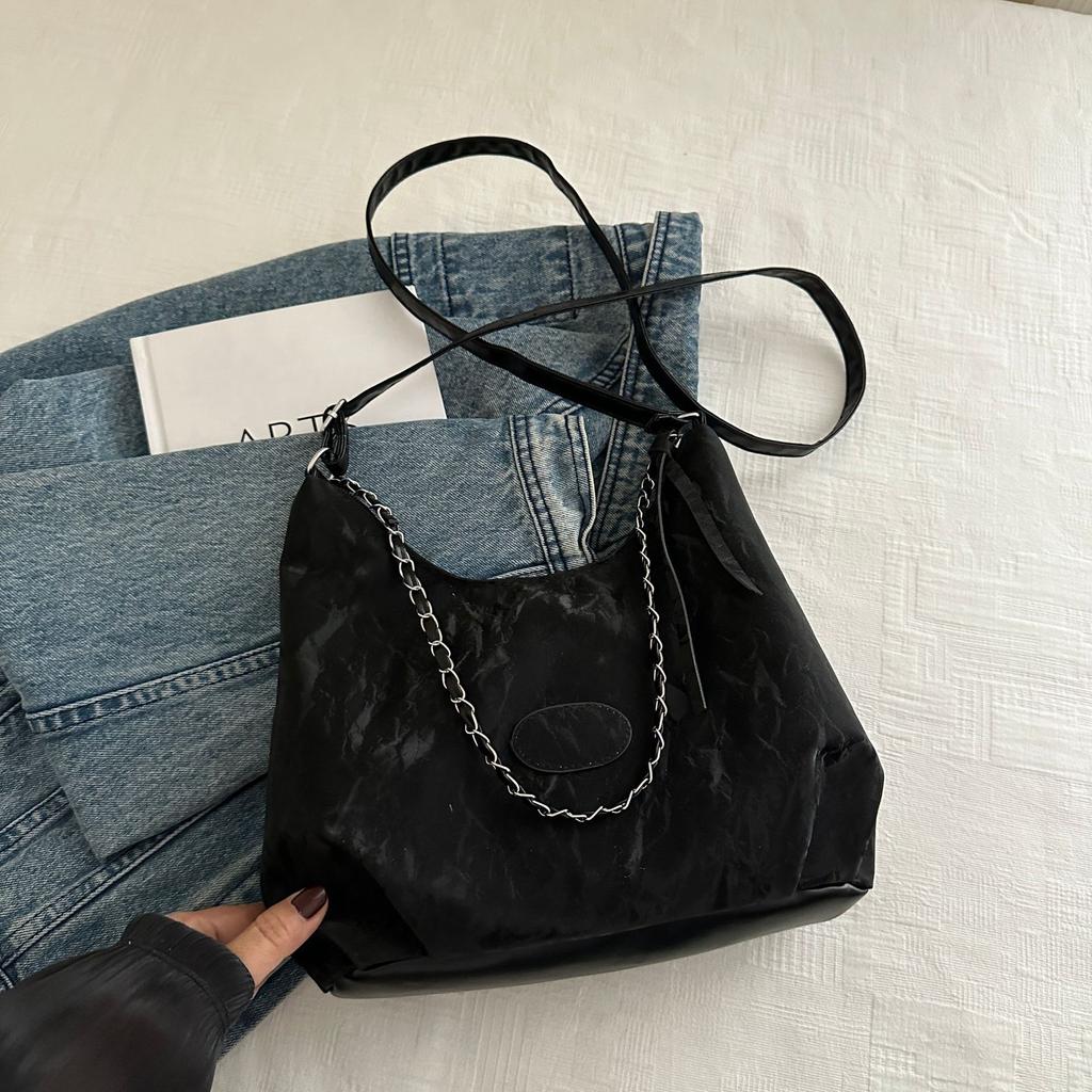 Neue Sommer-Ketten-Pendeltasche, Lässige Studenten-Weichgesicht-Großraumtasche für Damen, Mode Einzelschulter-Umhängetaschen