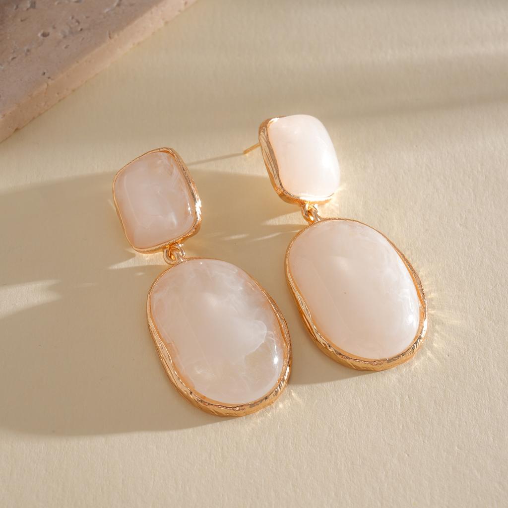 European and American silver needle geometric resin acrylic stud earrings summer small fresh earrings light luxury high-end earrings women
