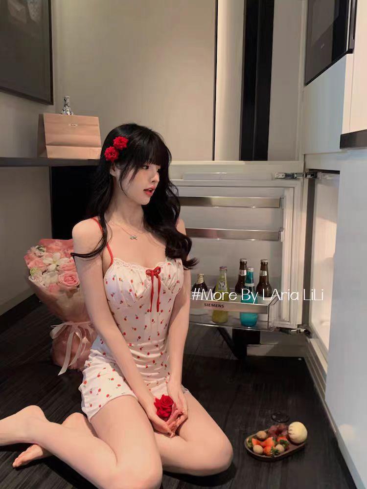 Sexy Pajamas Women's Ice Ribbon Chest Pad Printing Pure Desire Wind Silk Suspender Pajamas New Loungewear