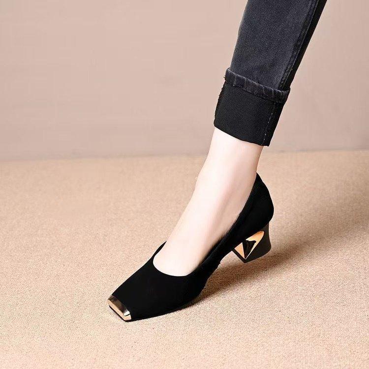 Thick Heel Bag Head French Metal Square Head Single Shoes 2025 Autumn New Wide Feet Light Suede Light Mouth Women's Shoes