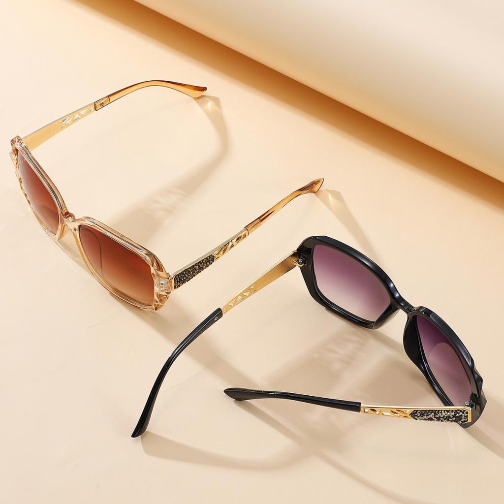 New Ladies' Sunglasses With High Sense And Diamond-Encrusted Sunglasses Protect Against Ultraviolet Rays In Summer.