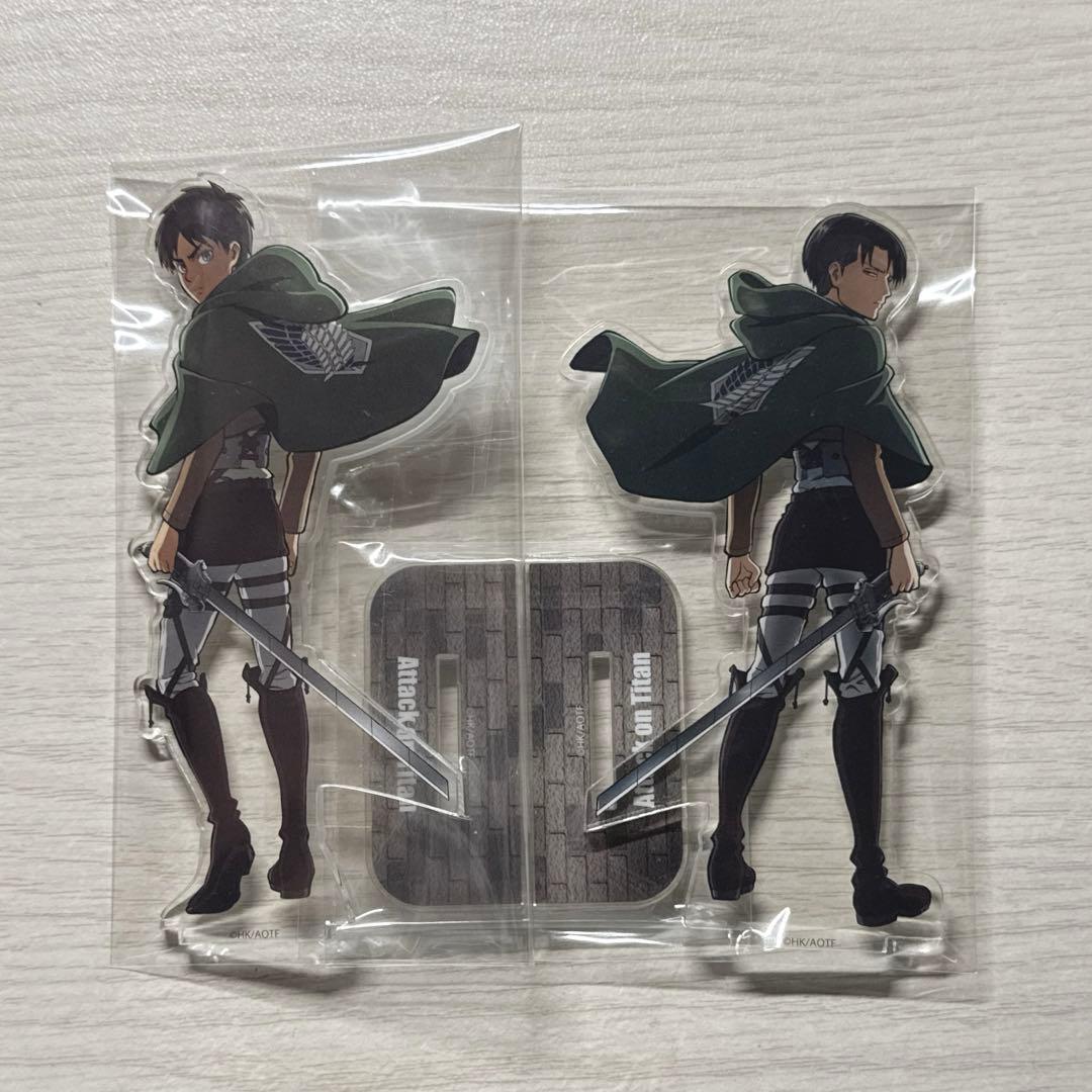 

[USED] Attack on Titan Eren Levi Acrylic Stand Village Vanguard
