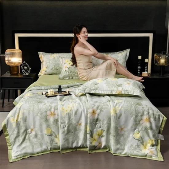 Fashion Summer Breathable Fashion 6A Silk Blend Summer Washable Skin Friendly Air Conditioning Quilt