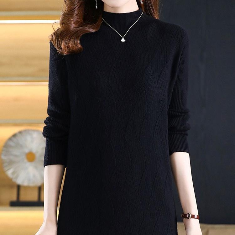 Ensfarvet strikket kjole for kvinner høst og vinter Lang knelengdekjole Løs og avslappet genser