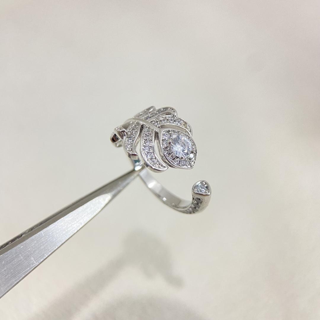 

Diamond-encrusted Feather-shaped Open Ring Daily Wear Exquisite Craftsmanship for Men and Women Gifts for Men and Women Birthday Gift open size