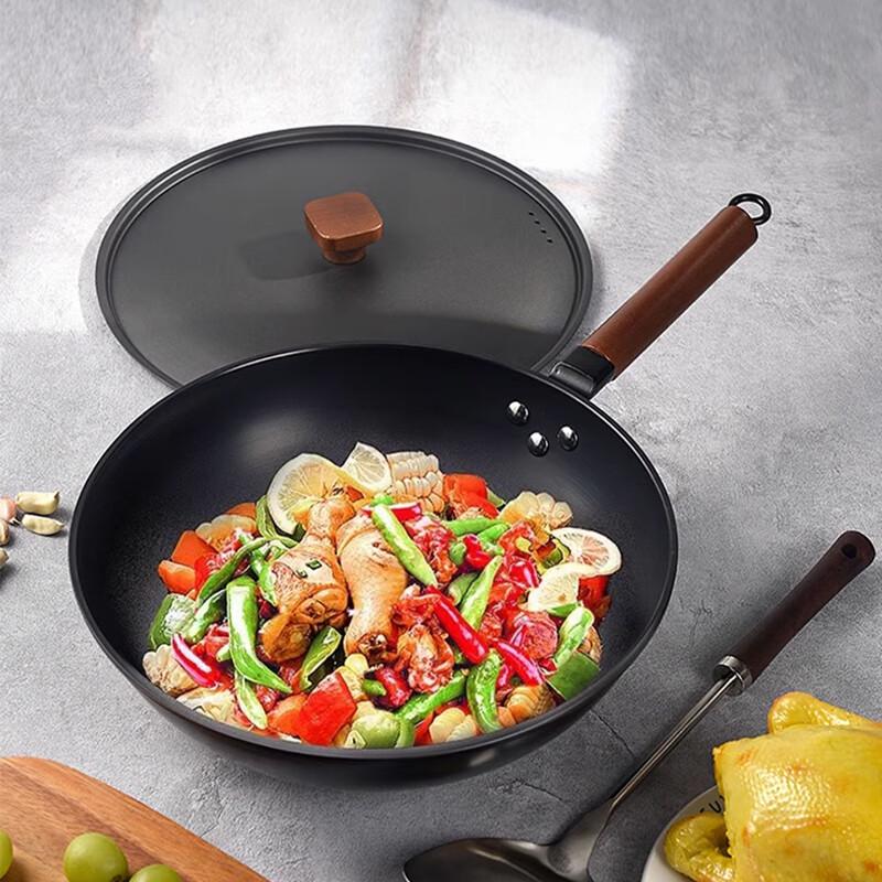 Древний чугунный котелок Рудольфа