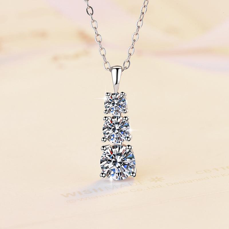 925 Sterling Silver Plated Pt950 Gold Pendant Women's Light Luxury High-end Moissanite Necklace Collarbone Chain 2026