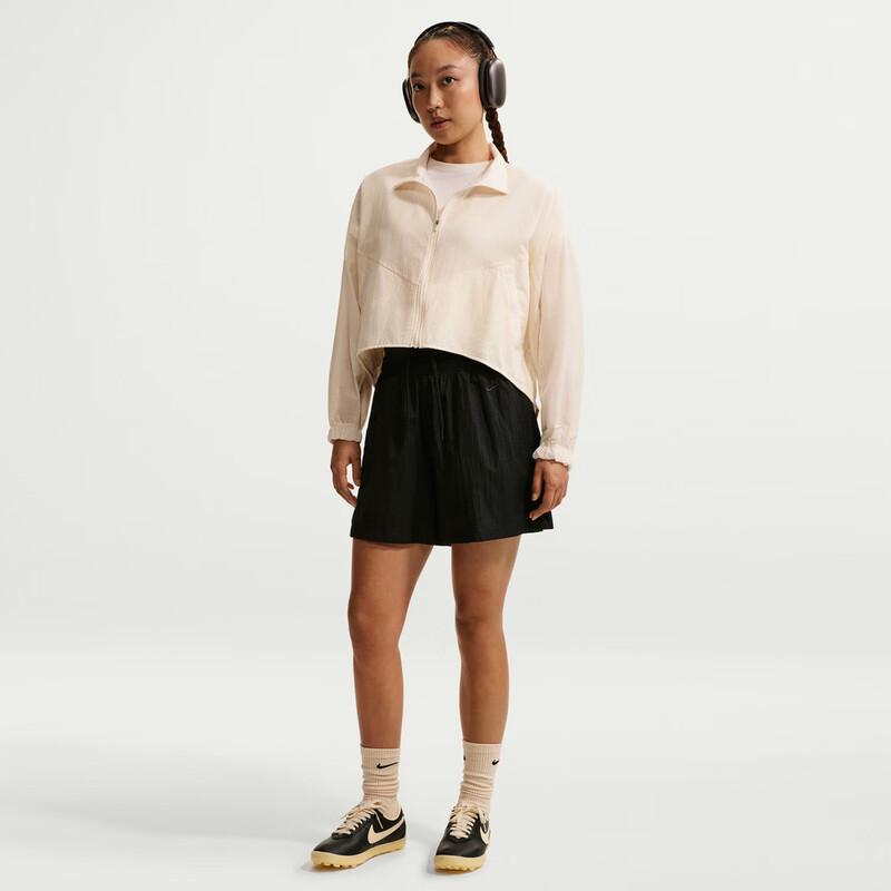 Nike Women's NSW Lightweight Ripstop Windrunner Jacket
