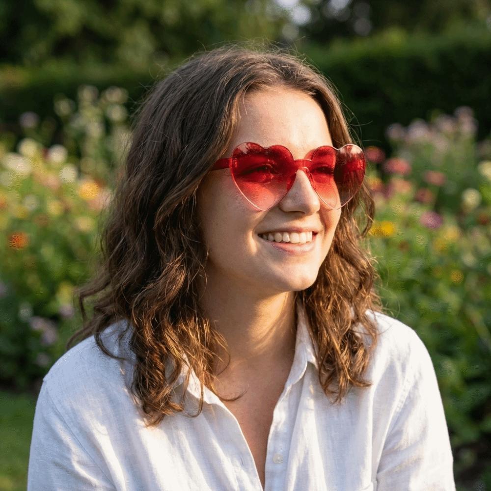 Trendy Love Heart Shape Sunglasses UV Protection Colorful Gradient Sunglasses  Women