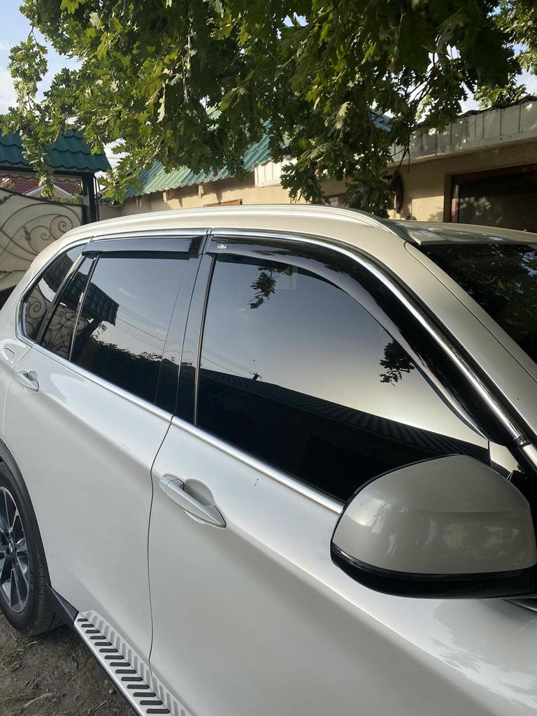 

Windshields with chrome molding (4 pcs, HIC) for BMW X5 F-15 2013-2018