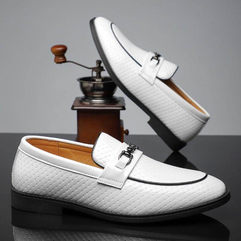 Luxury Brand Designer New Men White Metal Button Slip On Flats Shoes Moccasins Wedding Prom Homecoming Loafers Zapatos Hombre