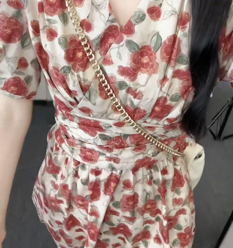2026 Plus Size French V-neck High-waisted Print Dress - Elegant Slimming Summer Style for Women