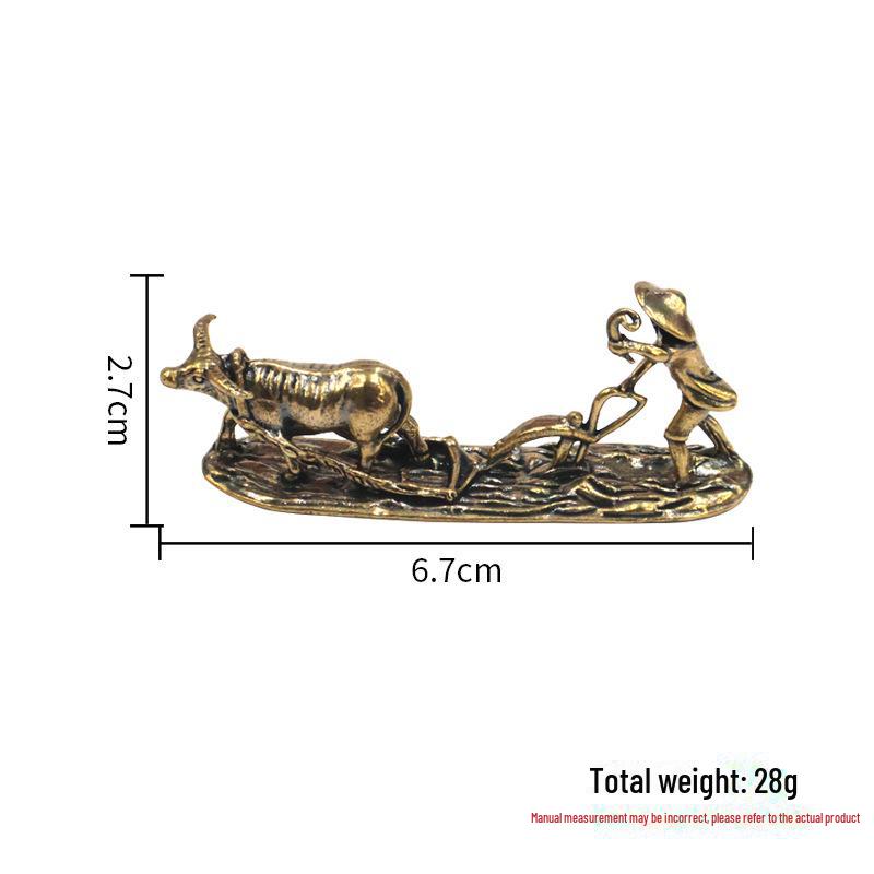 

Латунный фермер и корова Чайный питомец: Креативный декор офиса, символизирующий трудолюбие и мастерство — идеальный подарок.