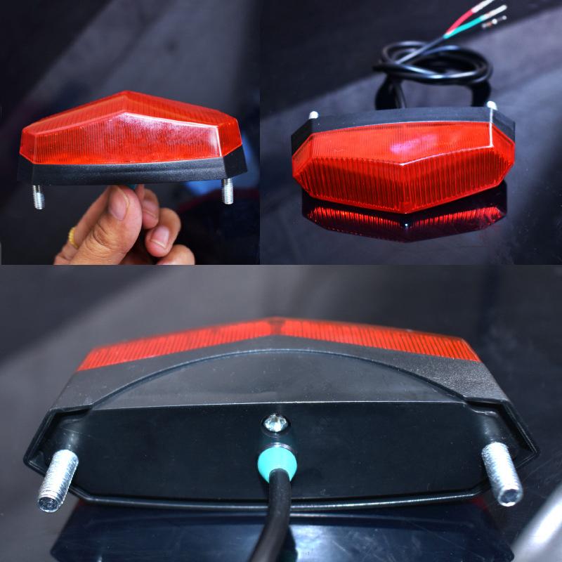 Luci Posteriori per Biciclette Elettriche 12V-80V Lampada Posteriore di Sicurezza a LED per Monopattino Elettrico Ebike Luci Posteriori di Avvertimento Accessori per Biciclette