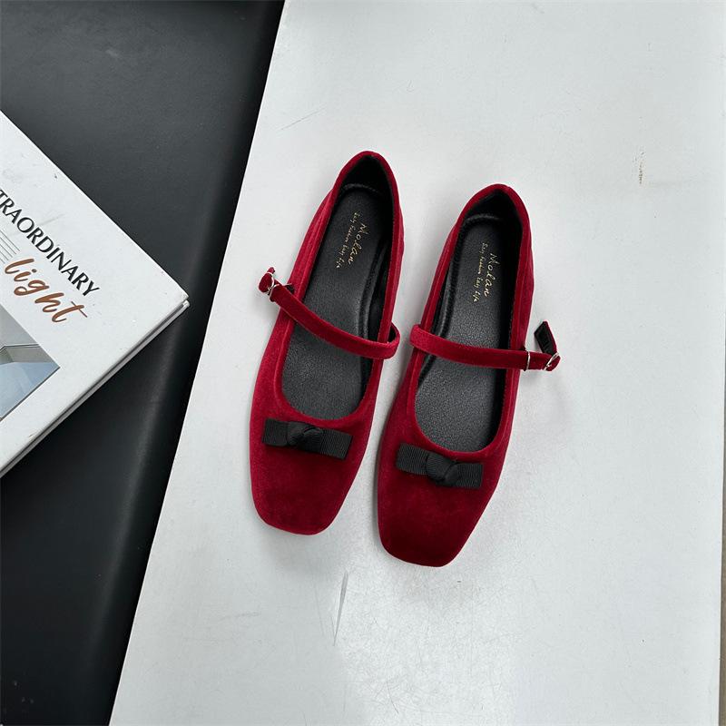 Fashion IPPEUM Mary Jane Kawaii Flat Shoes Women Round Toe Buckle 2025 New Velvet Ballet Flats