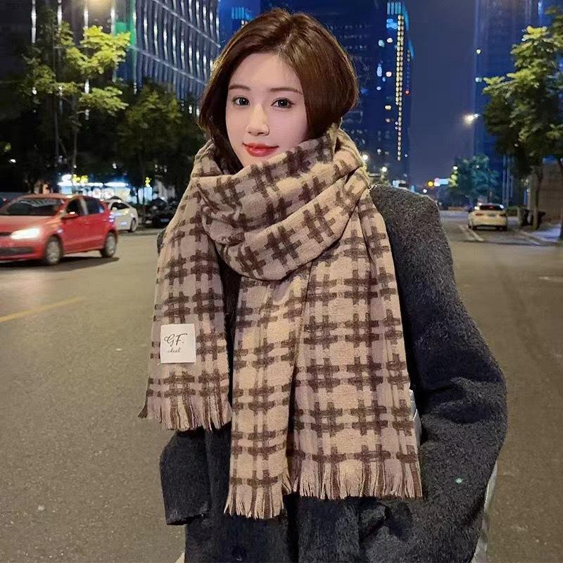 Versatile Korean version of tic-tac-toe plaid scarf for women's winter high-end women's winter long shawl imitation cashmere plaid