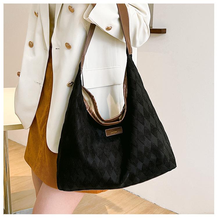 Chic Canvas Quilted Tote Bag for Women Large Capacity Commuter Shoulder Crossbody Bag