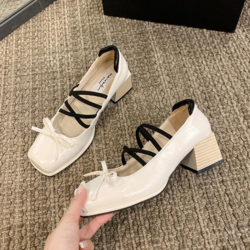 

Retro Mary Jane shoes women s spring new thick heel square head bow small leather shoes with single shoes 35
