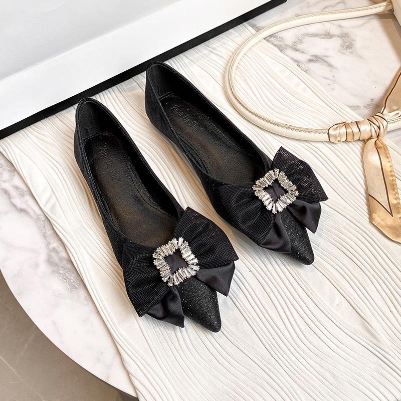 New Women Flat Shoes Beautiful Bowknot Pointed Toe Boat Shoes Comfortable Slip-on Loafers