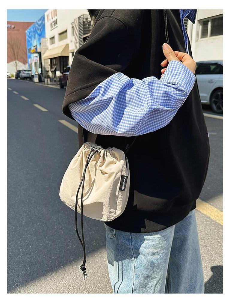 Unisexová lehká ležérní crossbody taška ve tvaru knedlíku pro dojíždění a venkovní aktivity