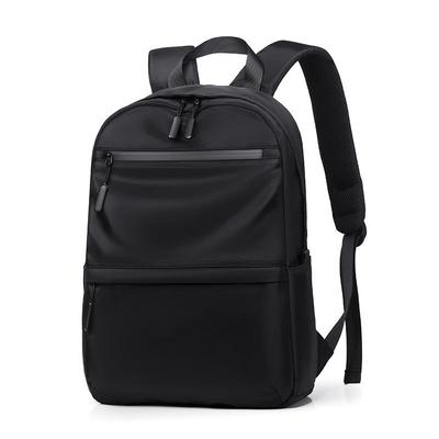 Mochila nova e estilosa para homens e mulheres, espaçosa para deslocamentos, compatível com dispositivos de 14 polegadas, com logotipo simples, ideal para alunos do ensino fundamental.