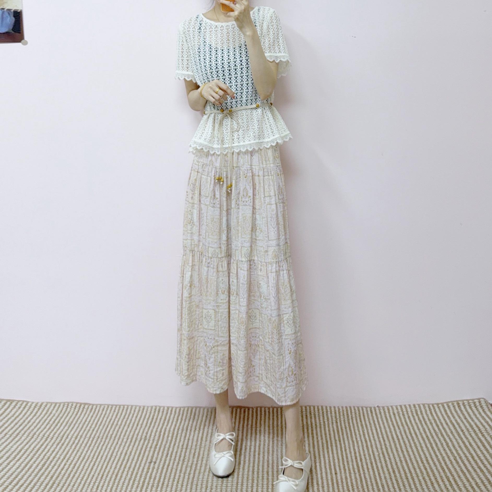

2026 Bohemian Resort Knit Cover-Up & Floral Midi Skirt Set M (Weight: 90-108 jin)
