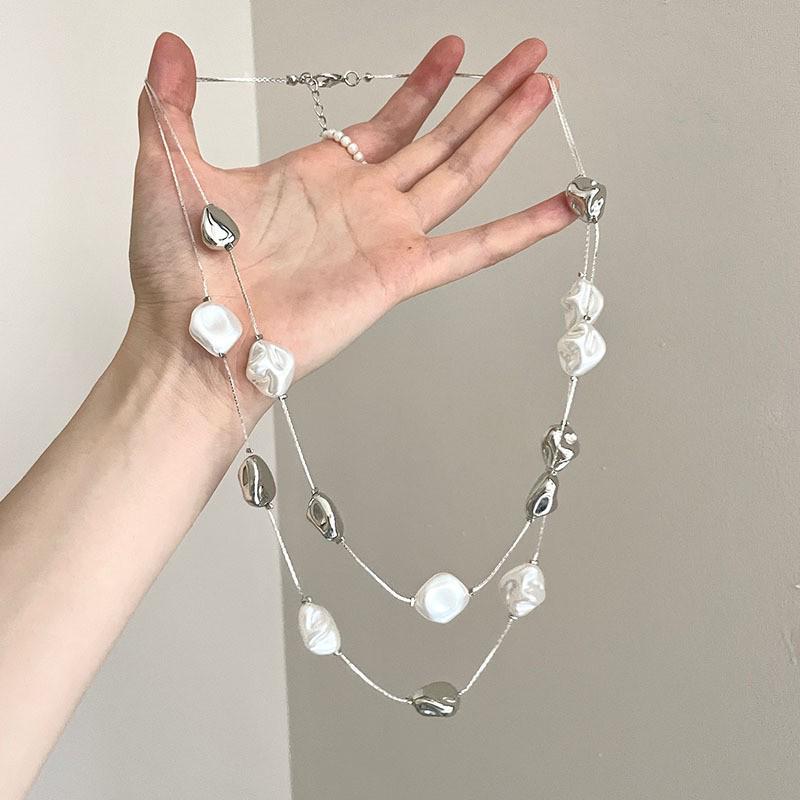 Exquisite Pearl Double-Layered Clavicle Necklace: French Elegance & Light Luxury Design