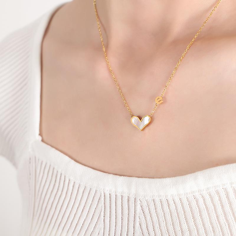 

French Letter E Creative Love Pendant Necklace Women S Inlaid White Sea Shell Titanium Steel 18K Gold Collarbone Chain Versatile Jewelry