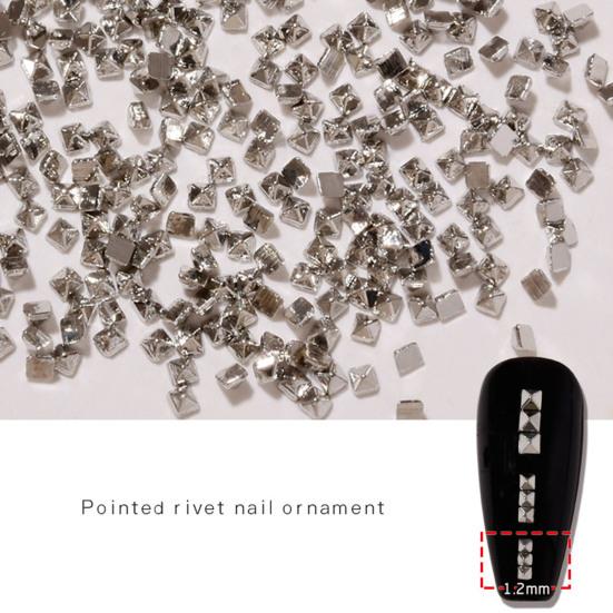 200Pcs/Set Nail Rivet Glitter 3D Effect Non-Fading Metal Rivet Art Decoration Street Punk Charm for Manicure