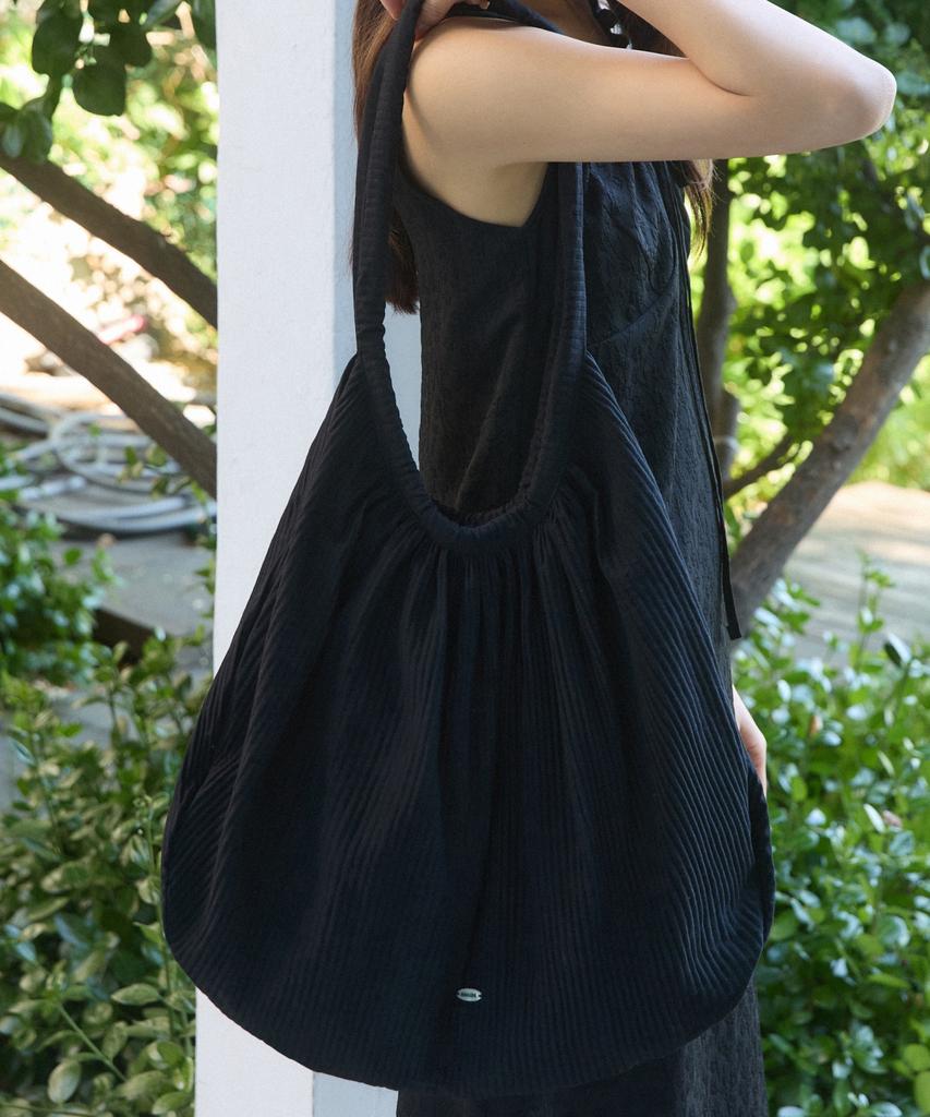 Adaul Big Pleats Pot Bag - 2Color