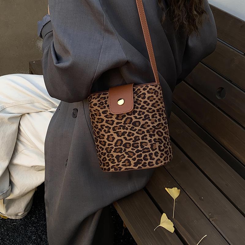 Bucket Bag, Single-shoulder Women's Crossbody Bag, High-end and Fashionable Commuting Underarm Bag