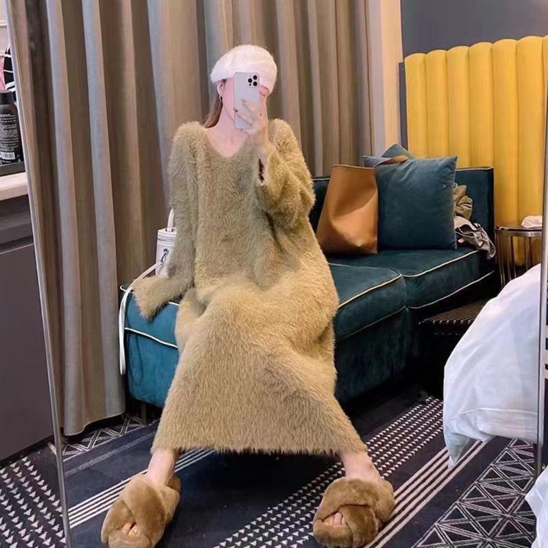 Lazy wind gentle white knee sweater skirt women's winter new 2025 thickened water imitation wool long dress women