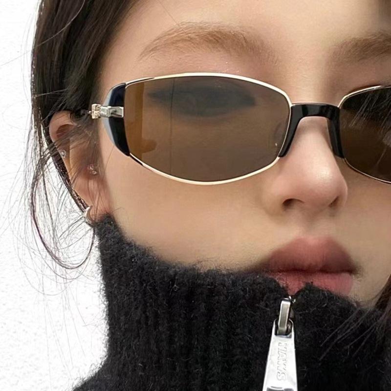 2025 New Modern Retro Premium Brown Narrow Frame Small Brown Glasses Women's Round Face Thin Cat Eye Sunglasses Sunglasses