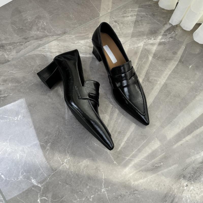Women Leather Shoes 2026 Spring British Retro Square Heel Pointed Toe French Dress Shoes Elegant High Quality High Heels Loafers