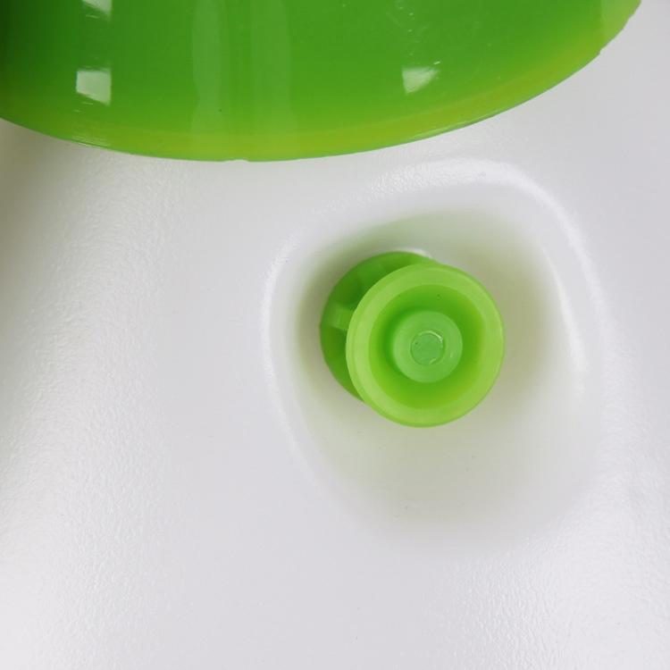 2L Plastic Garden Watering Sprayer Pressure Type Watering Can Car Wash Spray Household Disinfection Flowers Plants