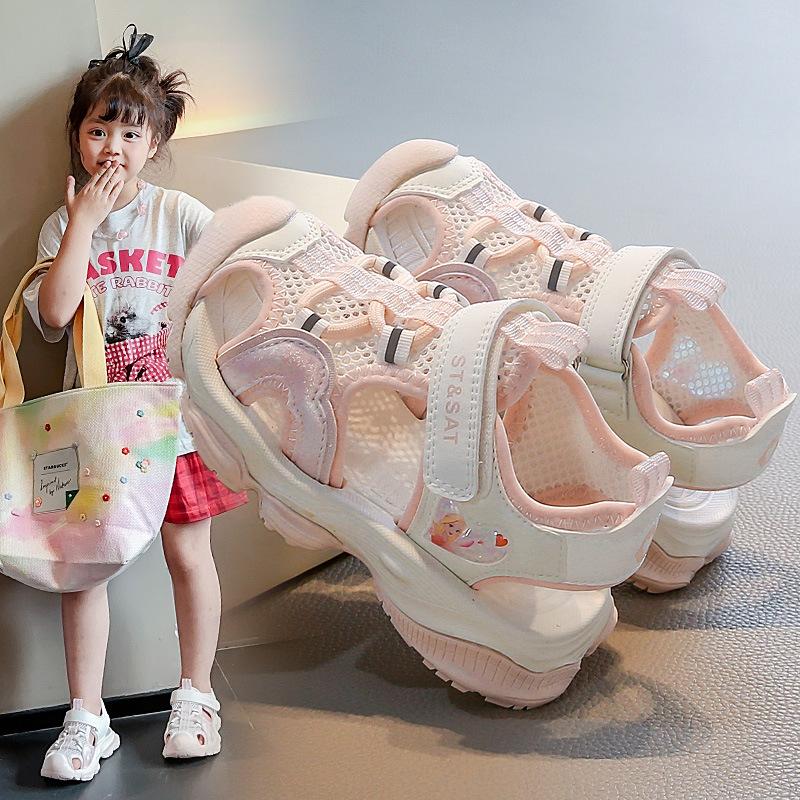 Girls Closed Toe Sandals Slides Breathable Mesh Soft Sole Anti Slip Beach Shoes for Kids