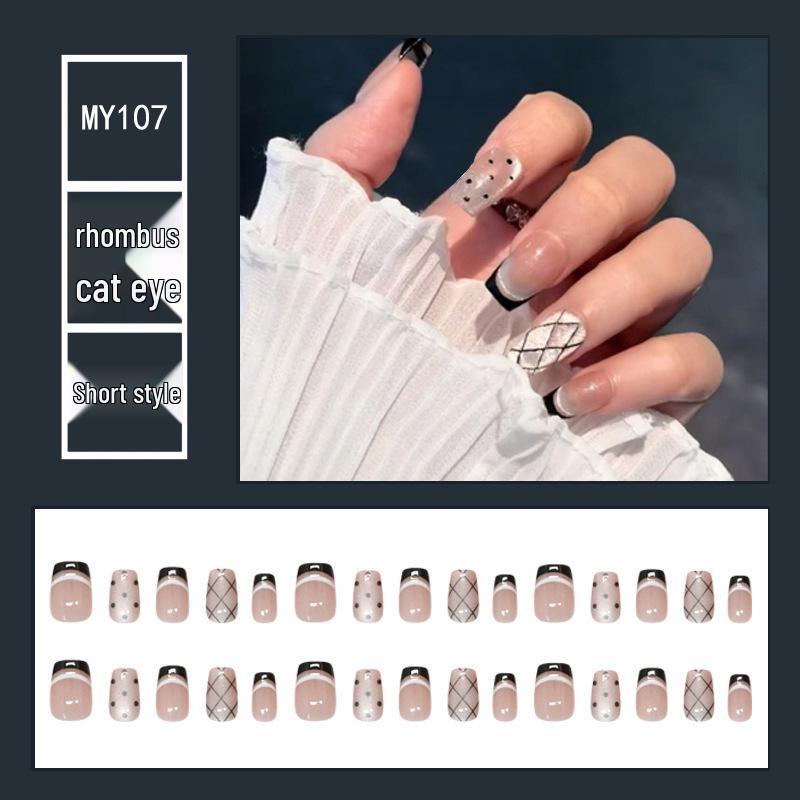 Chasing Light Cat's Eye Crystal Nails: Handmade, Detachable, Flash Diamond Design for Trendy, Stylish Looks.