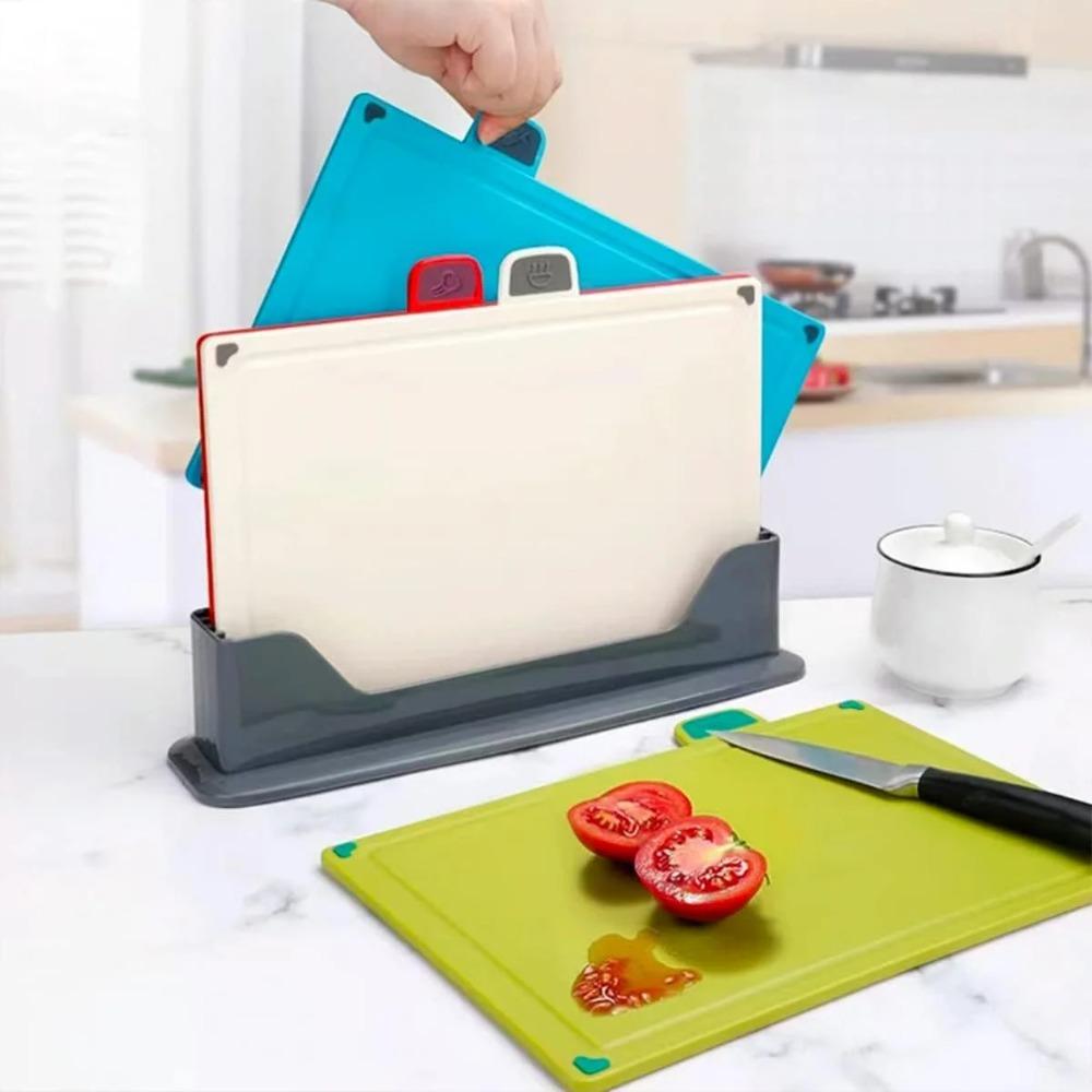 Planches à découper de cuisine, set de 4 planches à découper en plastique, grandes planches à découper de cuisine avec support de rangement, lavables au lave-vaisselle (quatre couleurs), 1 jeu