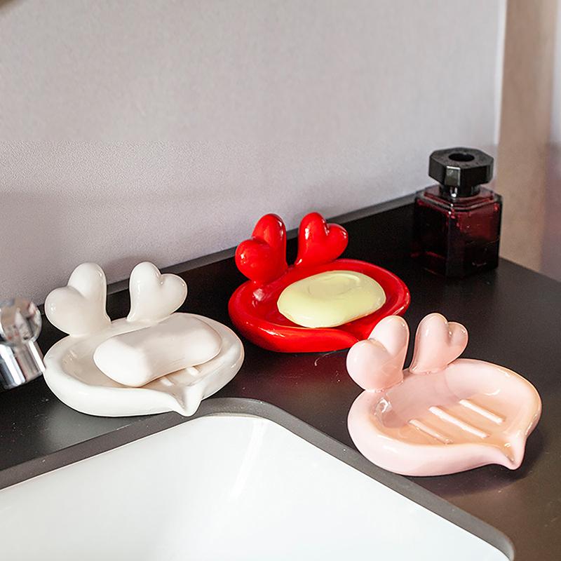 

Portable Heart To Heart Soap Dishes Soap Box Household Bathroom Drain Soap Tray