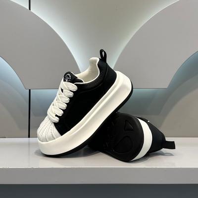Obuwie męskie – Sneakersy