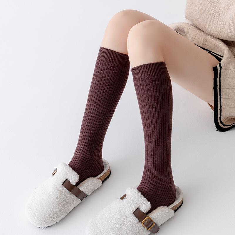 Women's Autumn and Winter Cashmere Calf Socks Solid Color Thickened, Warm and Slimming, Retro Coffee-colored Knee-length Calf Socks