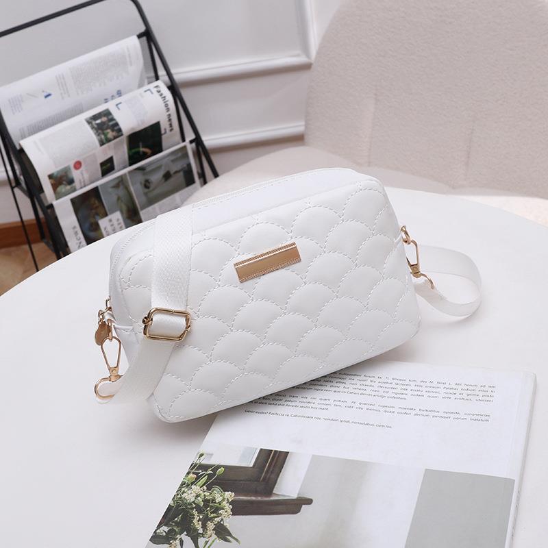 Fashion Embroidered Bag Ladies Bag Versatile New Ladies Shoulder Bag Elegant Large Capacity Messenger Bag