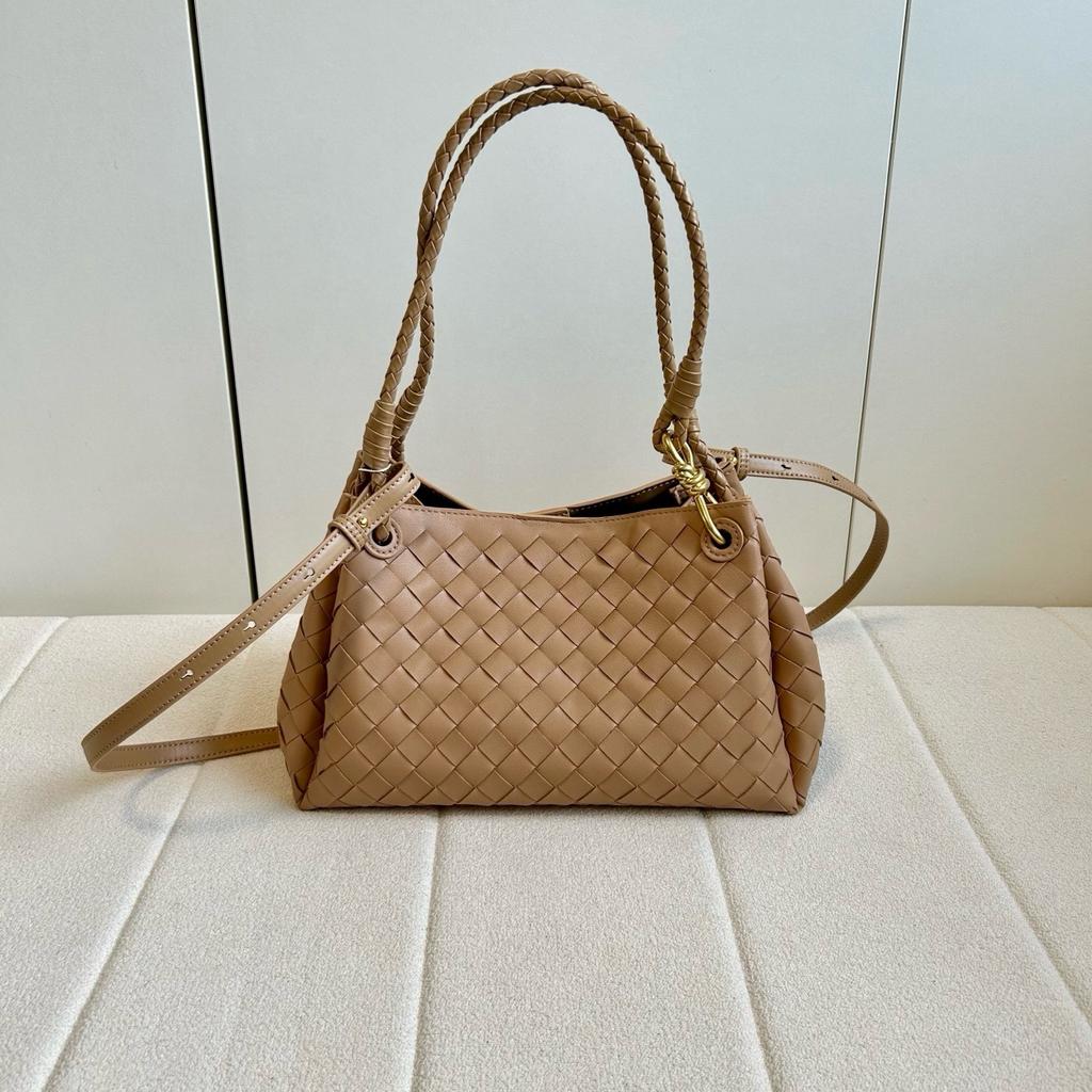 2025 Nuovo design di nicchia borsa a tracolla singola sotto l'ascella borsa da pendolare grande capacità borsa a tracolla alla moda versatile