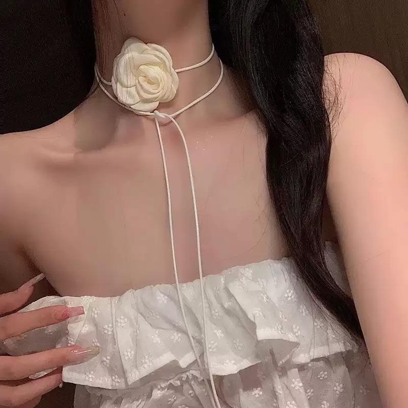 Black and White Flower Necklace Rose Choker Neck Flower Neckband Necklace Female Neck Collar Camellia Clavicle Chain