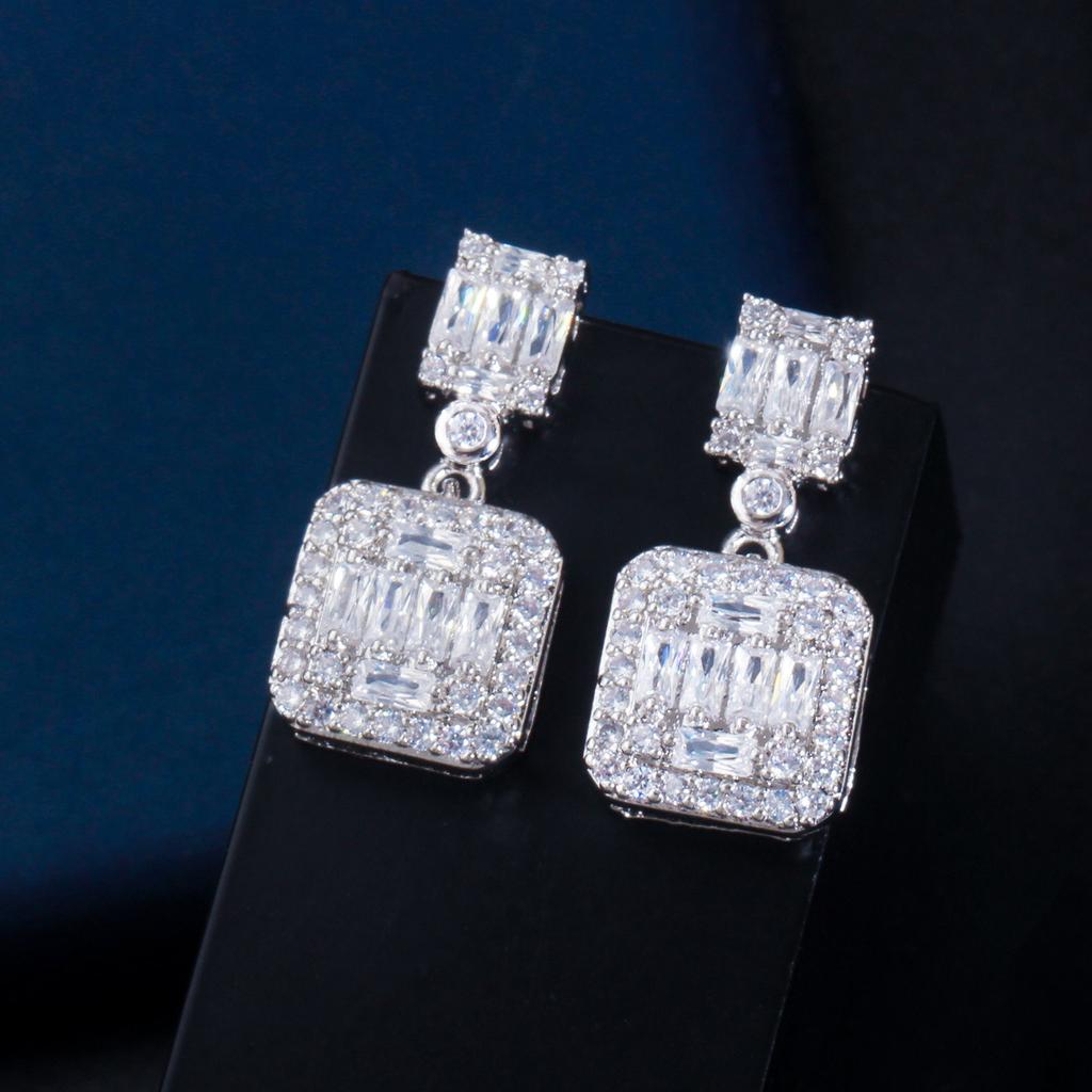 Needle Slightly Inlaid Zircon Full Diamond Stud Earrings Ladder Square Zircon Women'S Earrings.